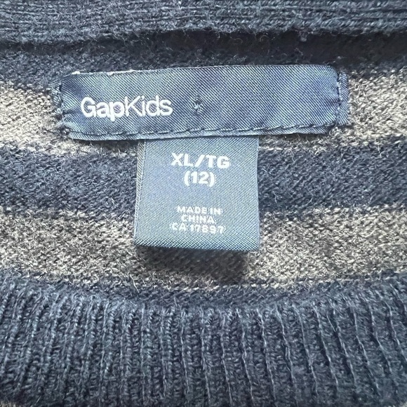 Gap Boy’s Size 12 Navy & Red Striped Sweater, Preloved - Picture 2 of 4
